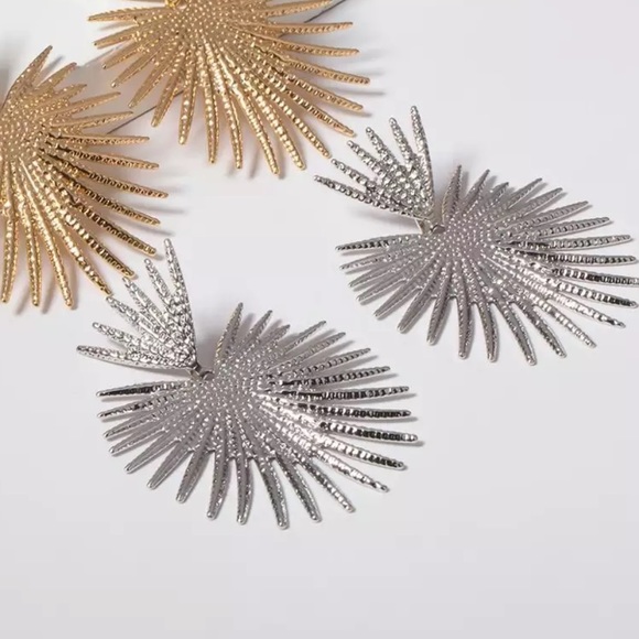 White Gold plated big unique earrings - Picture 2 of 5